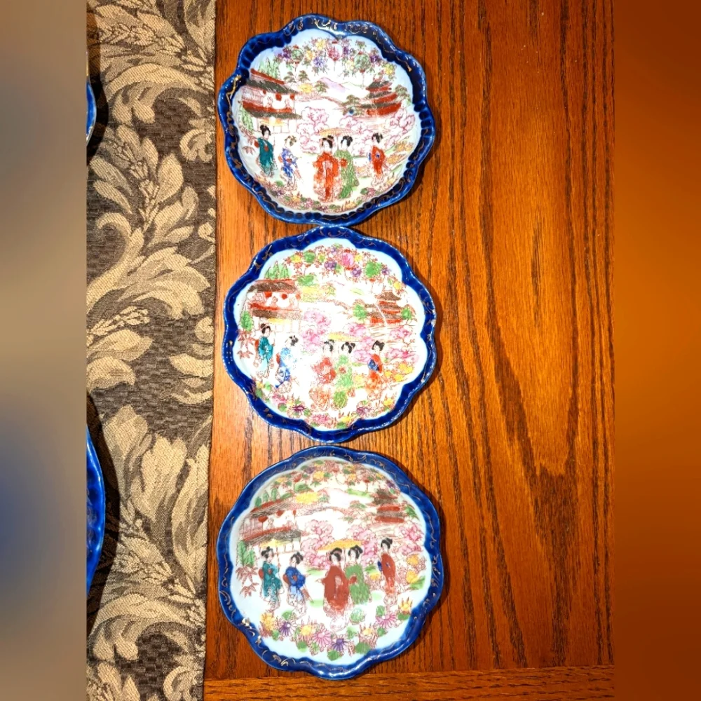 Japanese Porcelain 8pc bowl